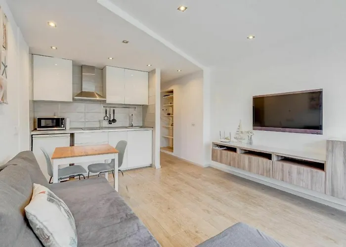Las Americas - 1 Bedroom - Flayla-H